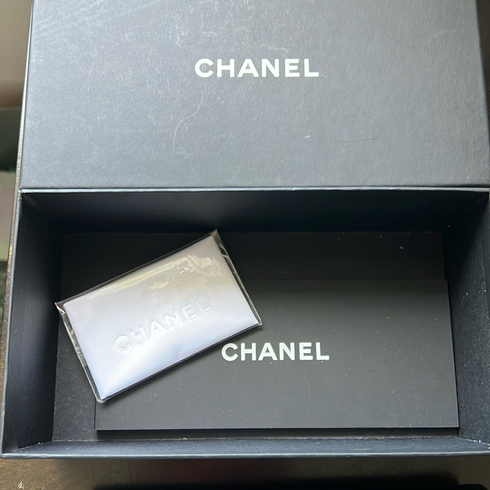 Chanel Black sunglass case! 🏆